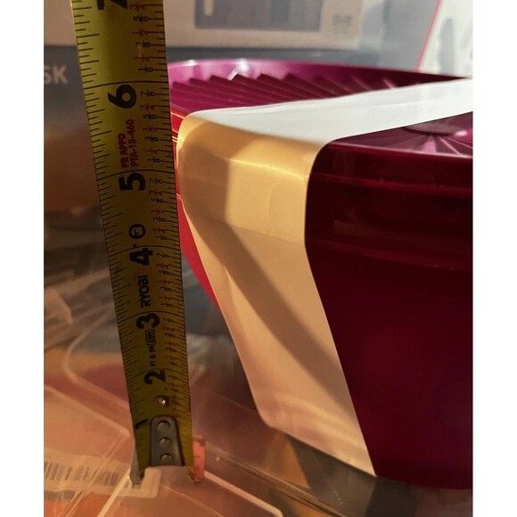 Tupperware Salad Bowl 17 Cups Pink  Kitchen Food Storage Serveware New - Picture 8 of 9